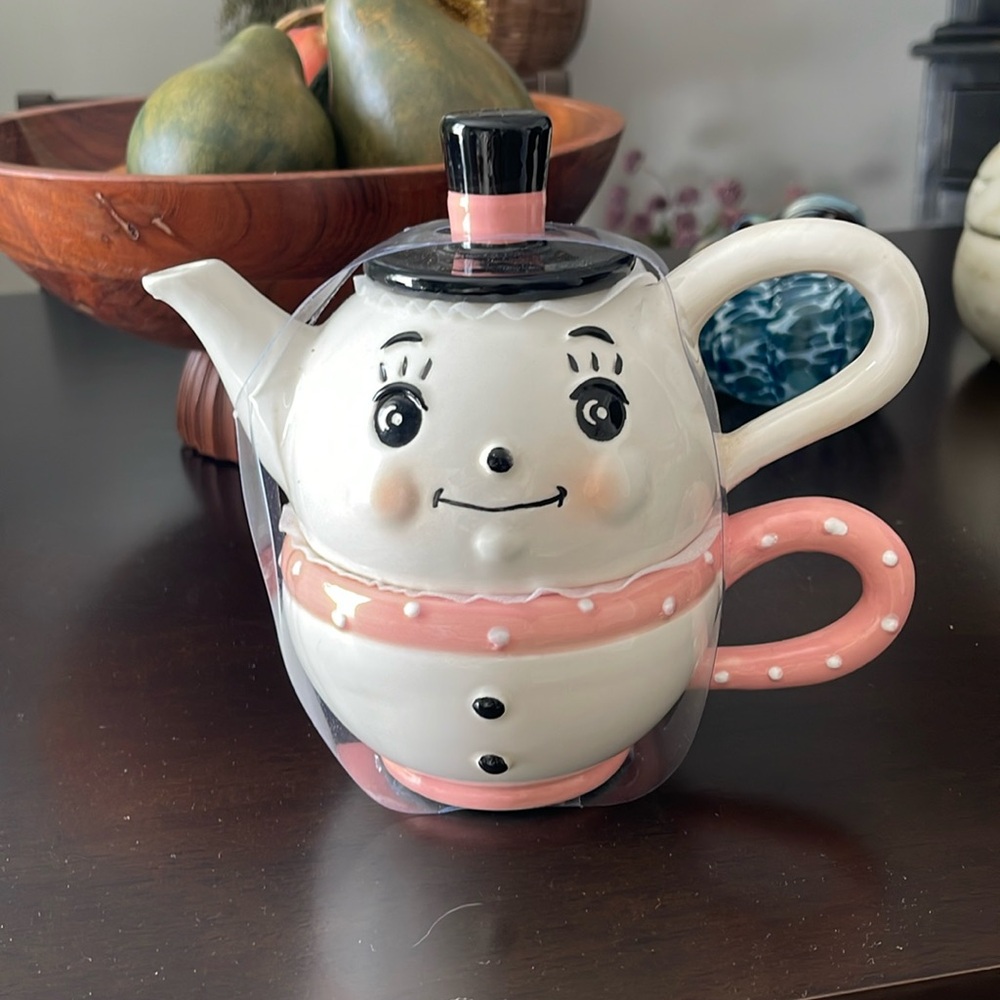 Johanna Parker tea set